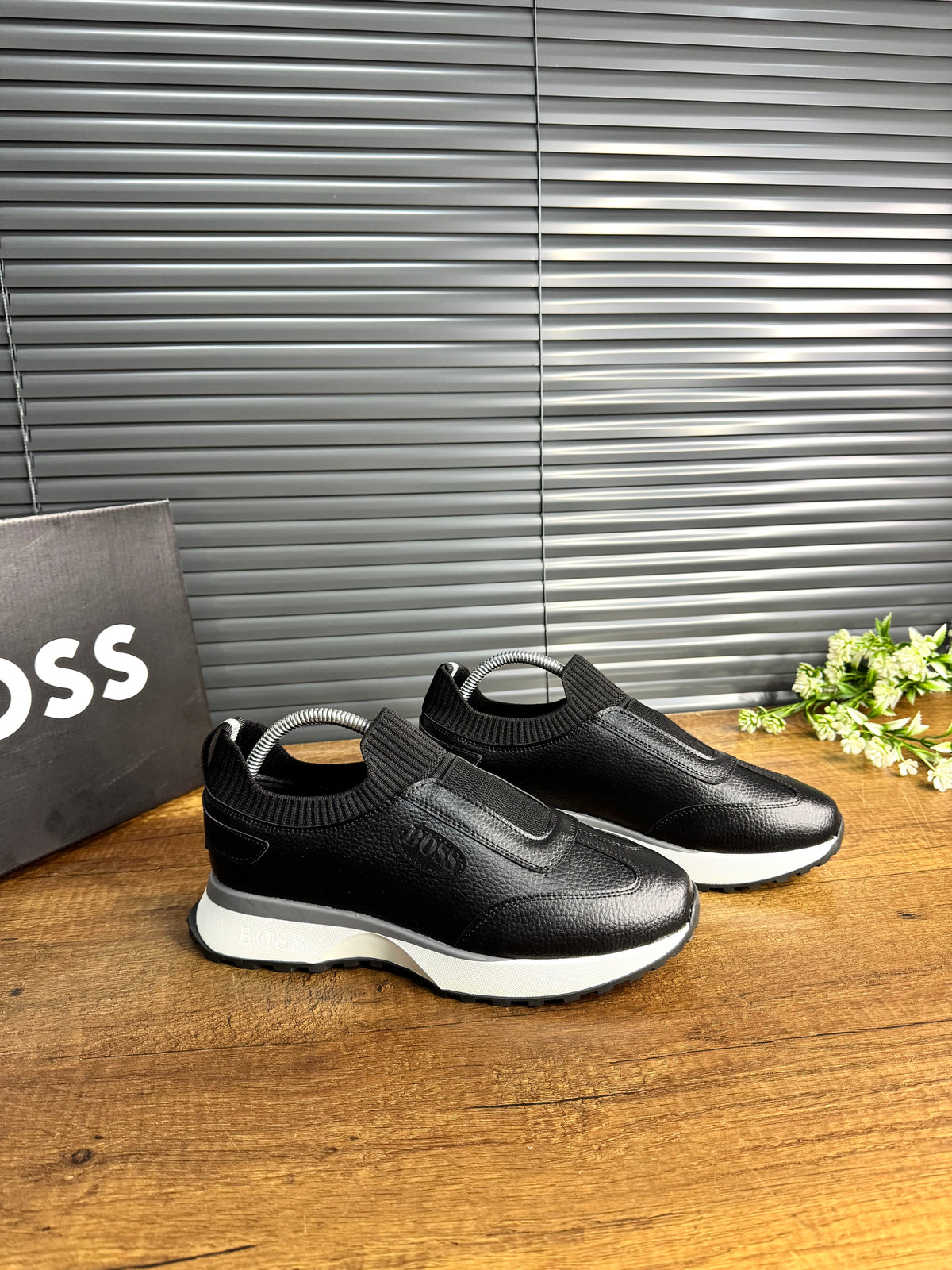 BOSS ayakkabı 02 cilt siyah beyaz